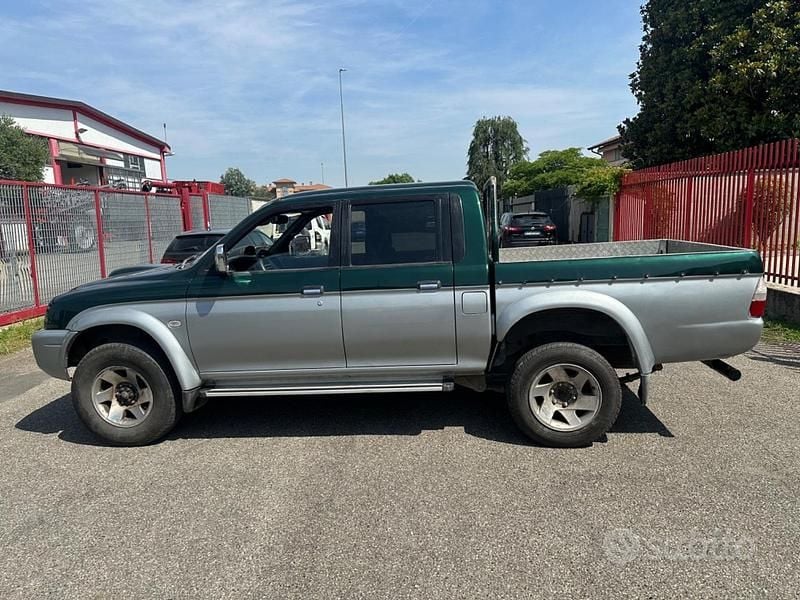 Usata Mitsubishi L200 115 CV (84 kW) 2003 Verde Pick-up