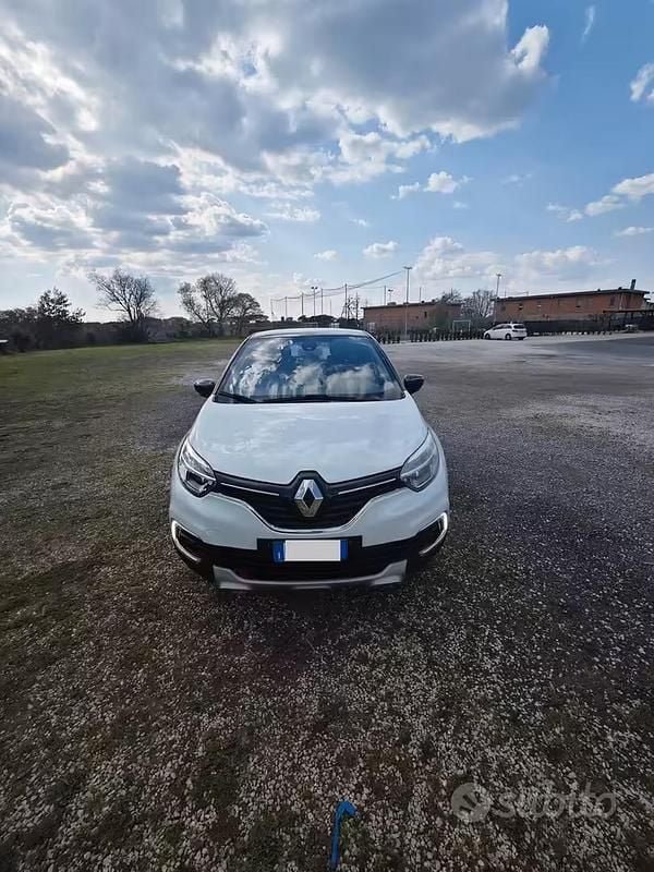 Usata Renault Captur 110 CV (80 kW) 2017 Bianco SUV