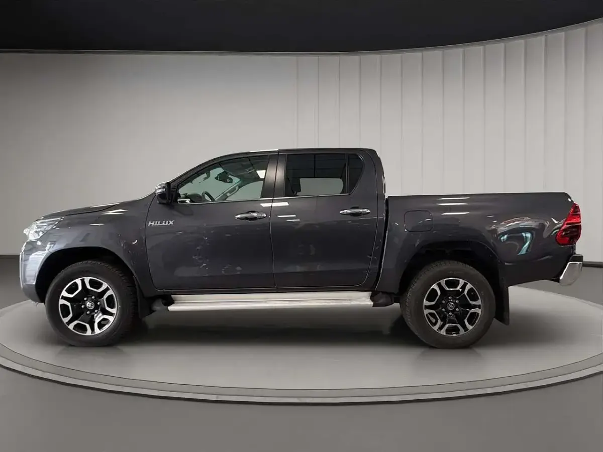 Nouvelle Toyota HiLux Executive 150 ch (110 kW) 2026 Gris Pick-up