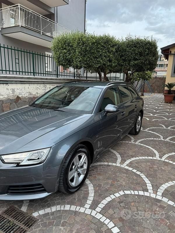 Usata Audi A4 Business 150 CV (110 kW) 2018 Grigio Station wagon