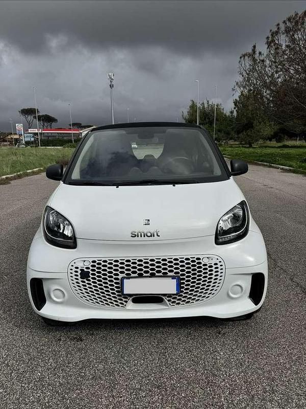 Usata Smart ForTwo Coupé 41 kW (56 CV) 2020 Bianco Utilitaria