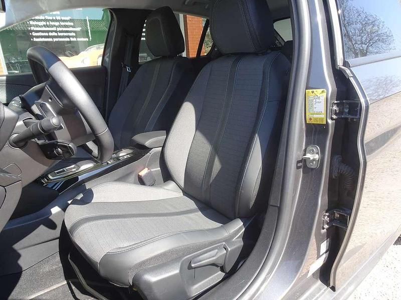 Usata Peugeot 208 Allure 101 CV (74 kW) 2023 Grigio Utilitaria
