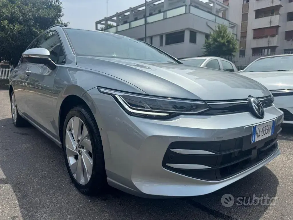 Usata VW Golf VIII Edition 150 CV (110 kW) 2025 Grigio Station wagon