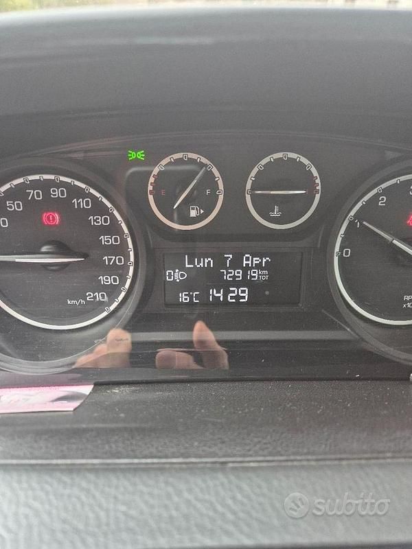 Usata Lancia Ypsilon Silver 69 CV (50 kW) 2015 Grigio Utilitaria