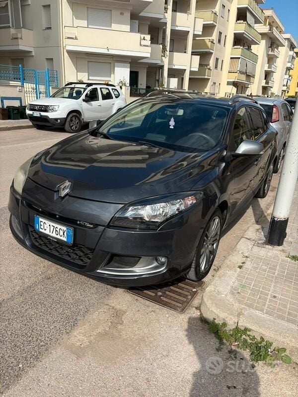 Grigio Usata 2011 Renault Mégane GT Line GT-Line Station wagon | 3000 € (Buon prezzo) - Immagine 1/4