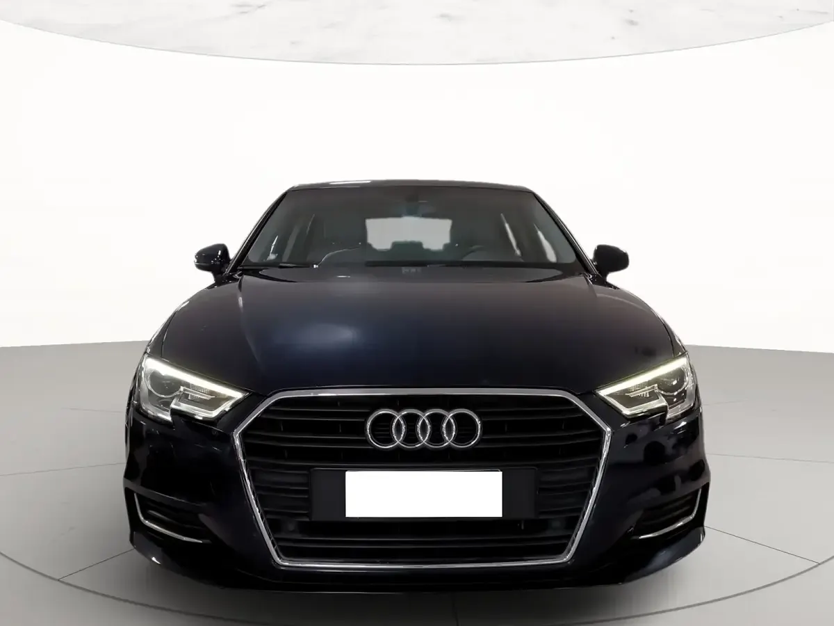 Usata Audi A3 Design 110 CV (80 kW) 2016 Blu cosmos met. Berlina