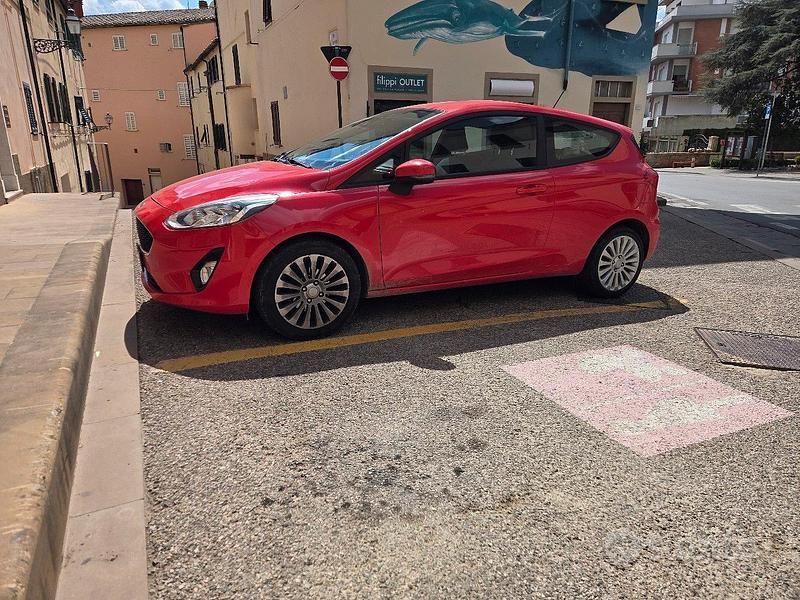 Usata Ford Fiesta 85 CV (62 kW) 2017 Rosso Berlina