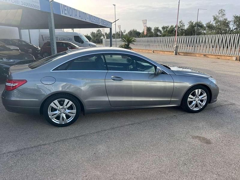 Usata Mercedes E250 Avantgarde 204 CV (150 kW) 2010 Grigio Coupé