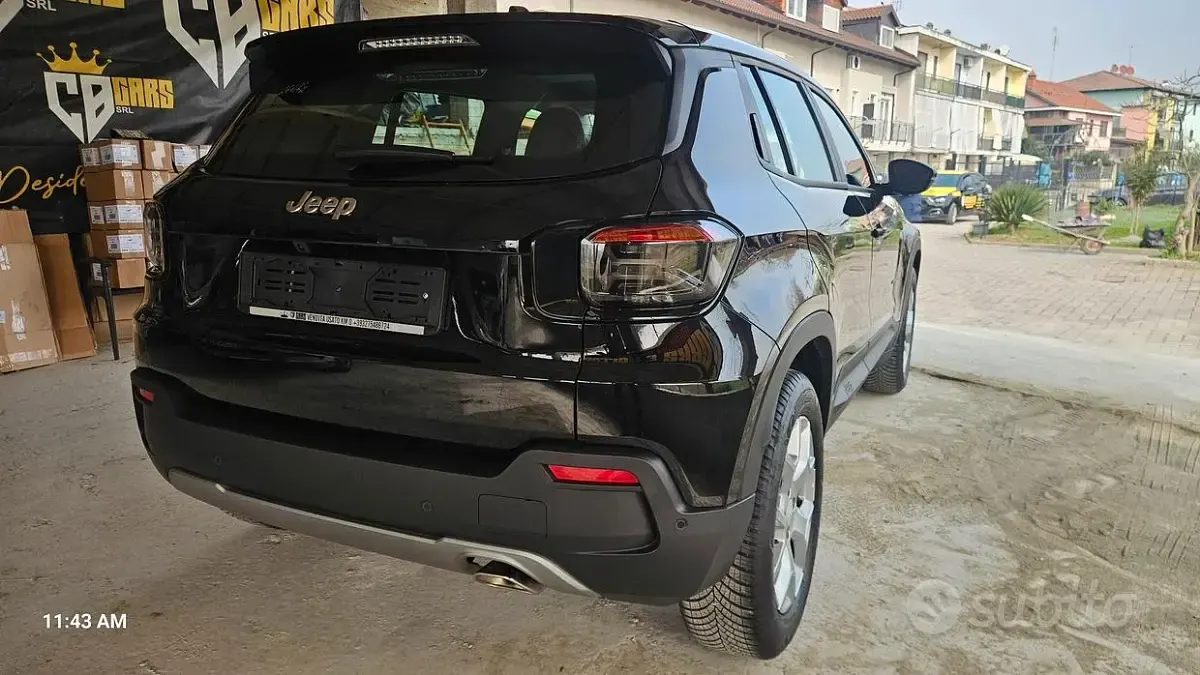 Käytetty Jeep Avenger Altitude 101 HP (74 kW) 2024 Musta Katumaasturi