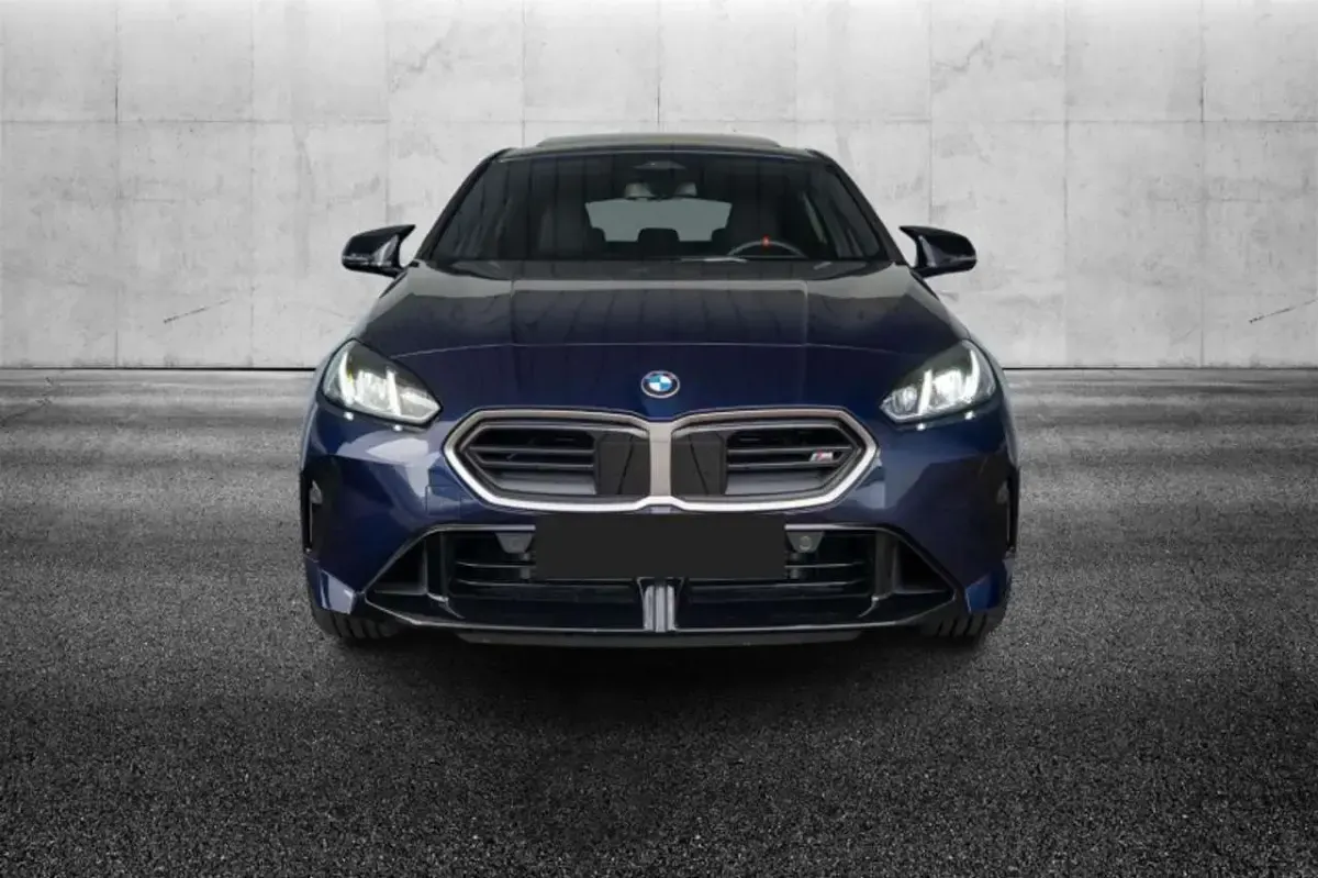 Usata BMW M135 M Sport 300 CV (220 kW) 2025 Blu/azzurro Utilitaria