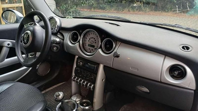 Usata Mini Cooper 116 CV (85 kW) 2003 Nero Utilitaria