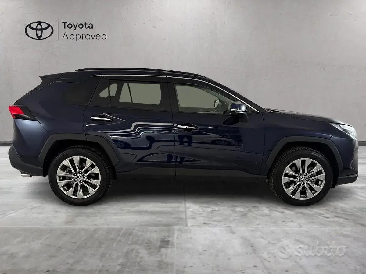 Usata Toyota RAV4 Hybrid Style 178 CV (130 kW) 2022 Blu SUV