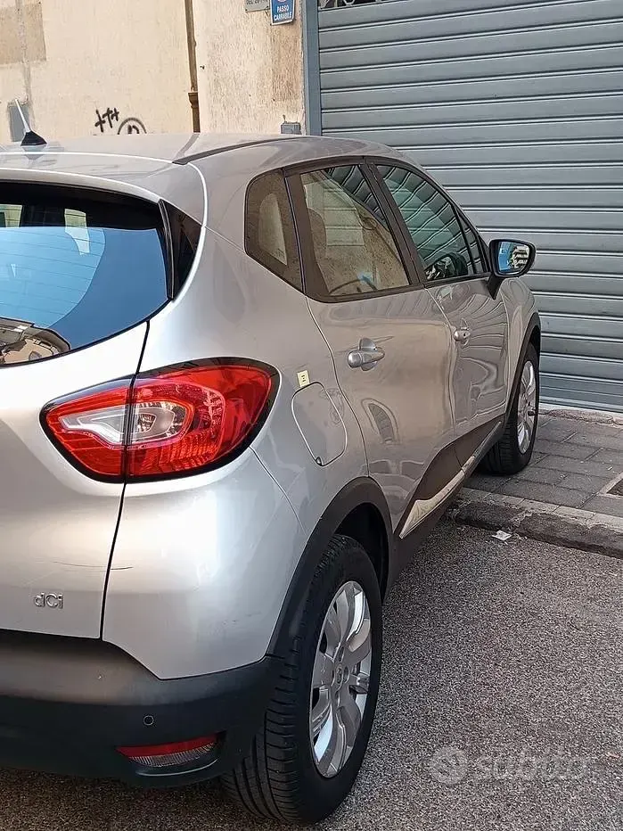 Usata Renault Captur 90 CV (66 kW) 2016 Grigio SUV