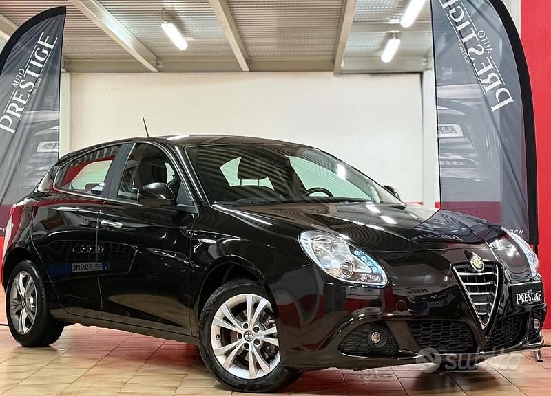 Nero Usata 2013 Alfa Romeo Giulietta Exclusive Tre volumi | 6900 € (Buon prezzo) - Immagine 1/4