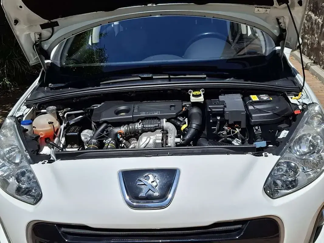 Usata Peugeot 308 120 CV (88 kW) 2013 Bianco Berlina