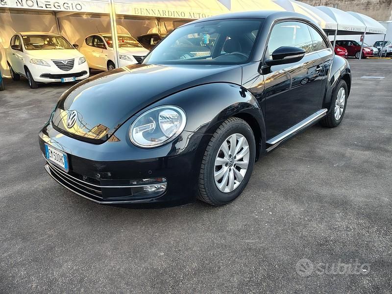 Nero Usata 2012 VW Maggiolino Design Tre volumi | 6799 € (Buon prezzo) - Immagine 1/4