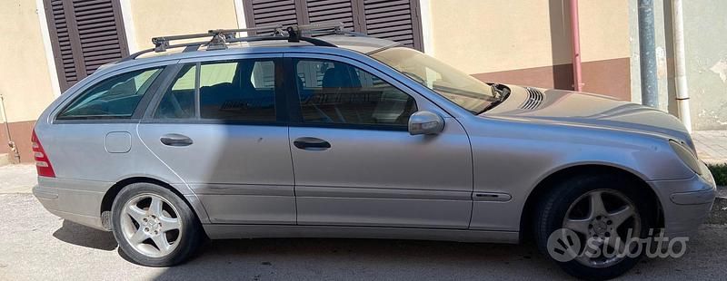 Usata Mercedes 220 2003 Grigio Berlina