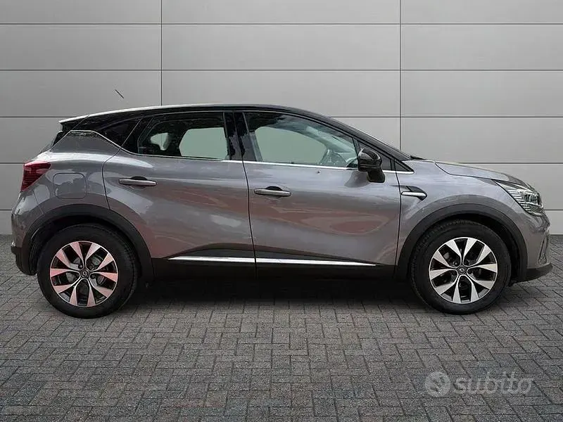 Usata Renault Captur 116 CV (85 kW) 2020 Grigio SUV