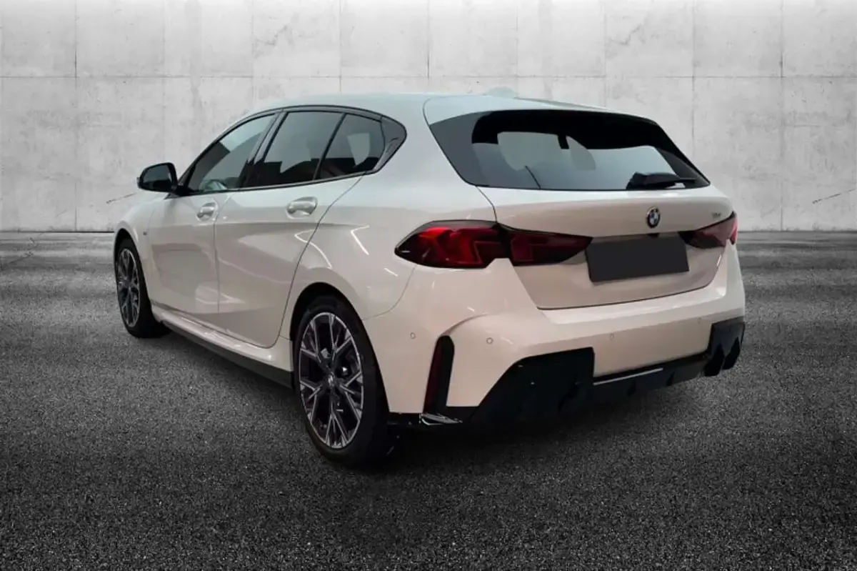 Usata BMW 123 M Sport 204 CV (150 kW) 2024 Bianco Utilitaria