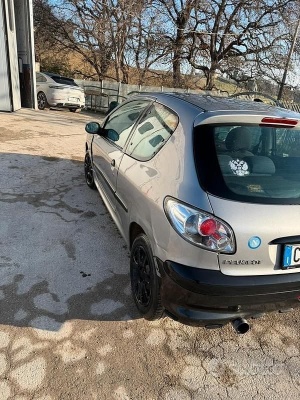 Usata Peugeot 206 68 CV (50 kW) 2004 Grigio Coupé