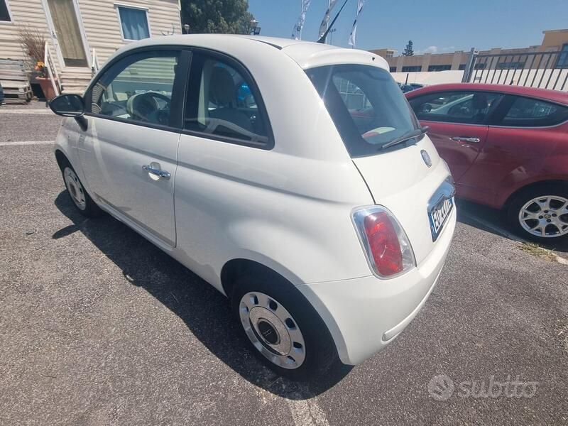 Usata Fiat 500 Lounge 75 CV (55 kW) 2010 Bianco Berlina