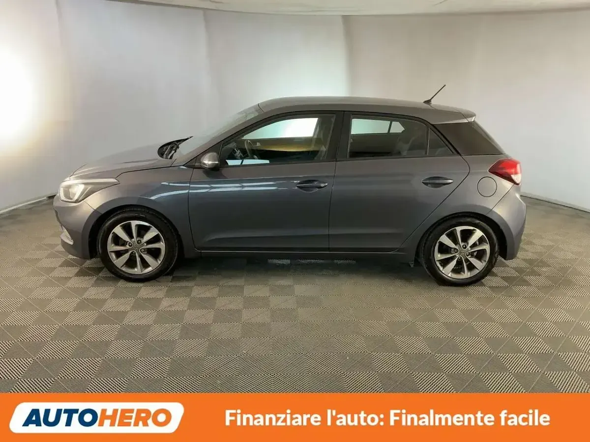 Usata Hyundai i20 Comfort 84 CV (61 kW) 2016 Grigio Utilitaria