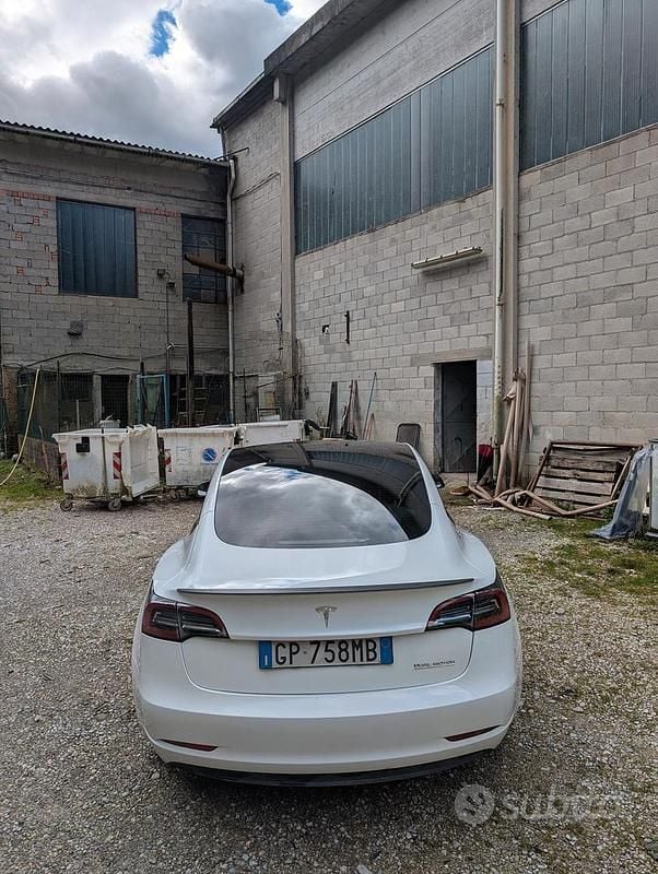 Usata Tesla Model 3 Performance 235 kW (320 CV) 2023 Bianco Berlina