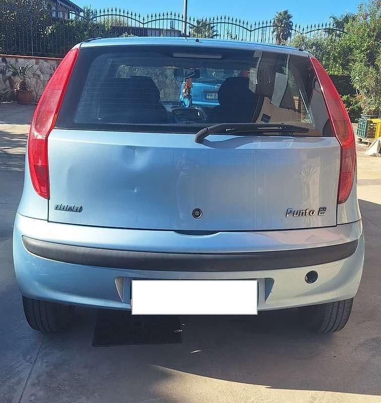 Usata Fiat Punto 60 CV (44 kW) 2001 Blu/azzurro Utilitaria
