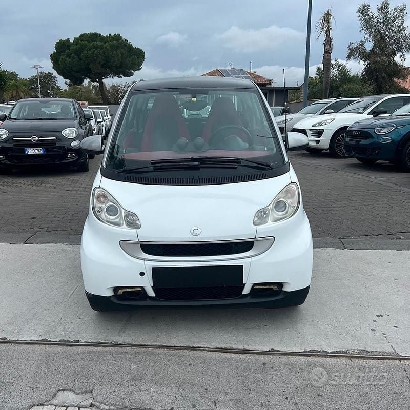 Bianco Usata 2009 Smart ForTwo Coupé Passion Coupé | 4790 € (Buon prezzo) - Immagine 1/4