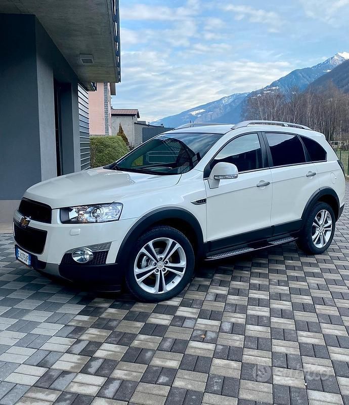 Usata Chevrolet Captiva LTZ 184 CV (135 kW) 2011 Bianco SUV
