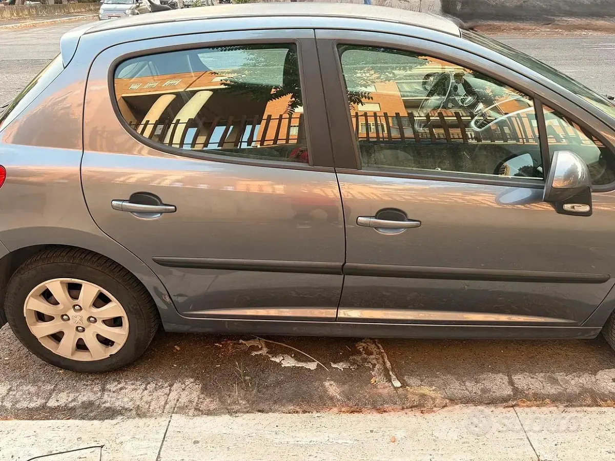 Usata Peugeot 207 68 CV (50 kW) 2008 Grigio Berlina