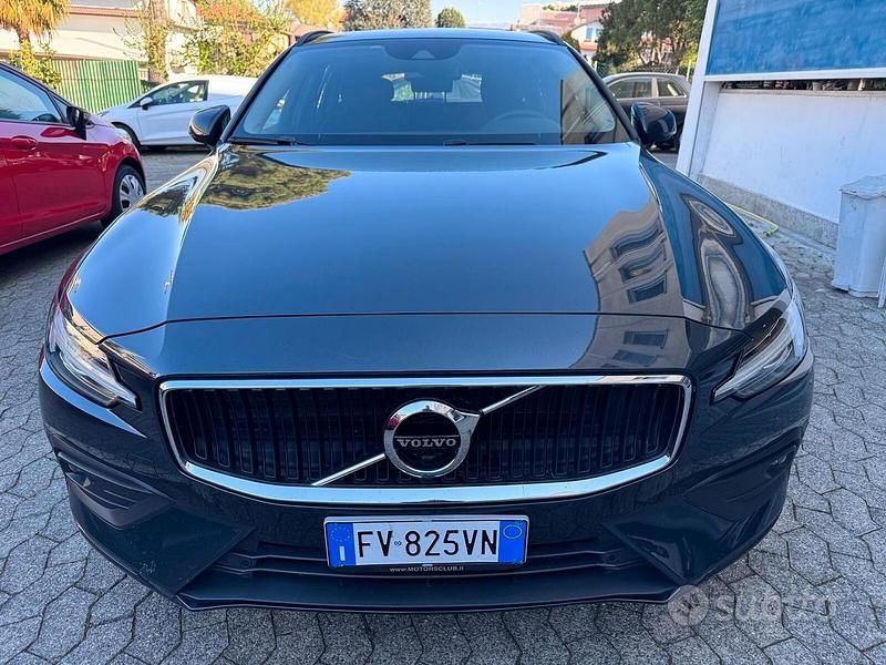 Usata Volvo V60 Business Edition 150 CV (110 kW) 2019 Grigio Station wagon