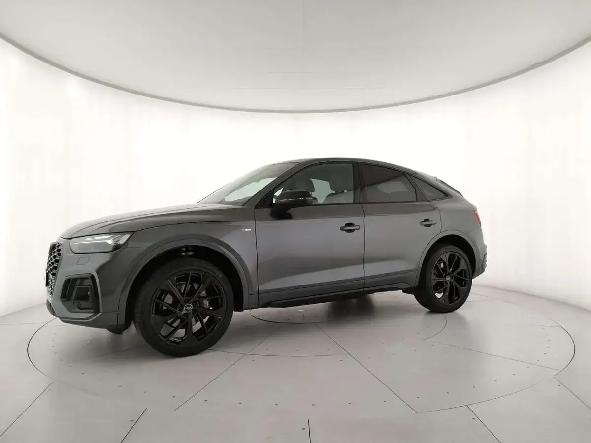 Usata Audi Q5 Sportback Ambiente 265 CV (194 kW) 2024 Grigio daytona perlato SUV