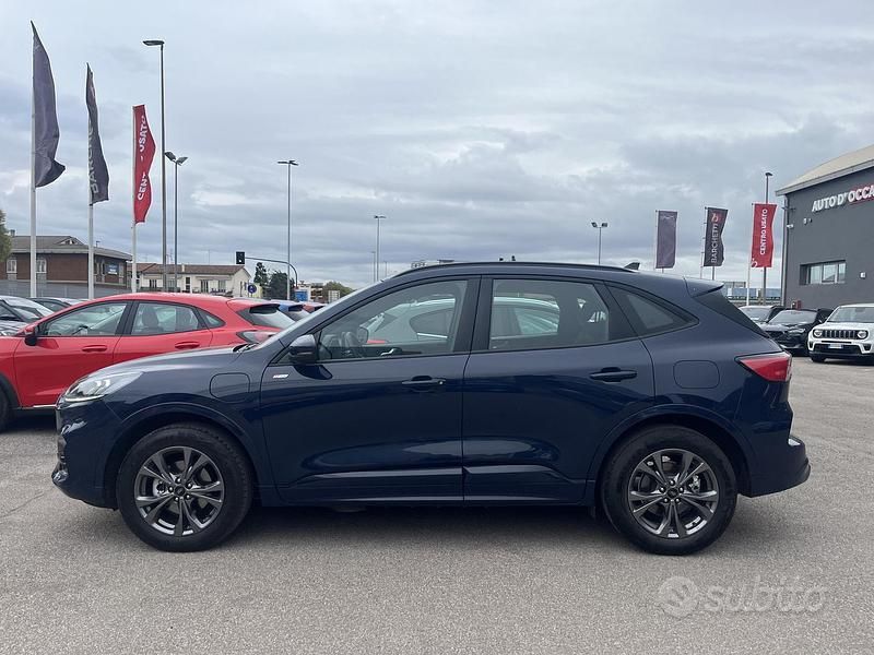 Usata Ford Kuga ST-Line 152 CV (111 kW) 2022 Grigio SUV