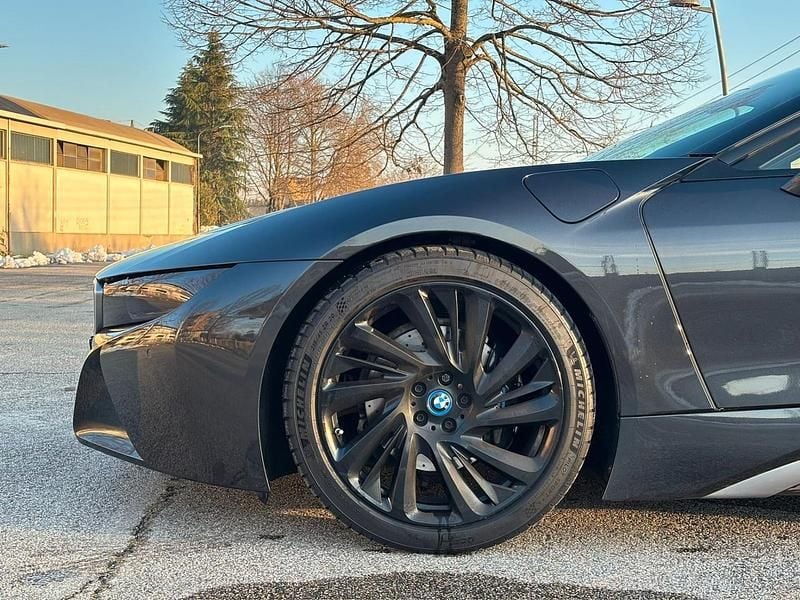 Usata BMW i8 231 CV (169 kW) 2016 Nero Coupé