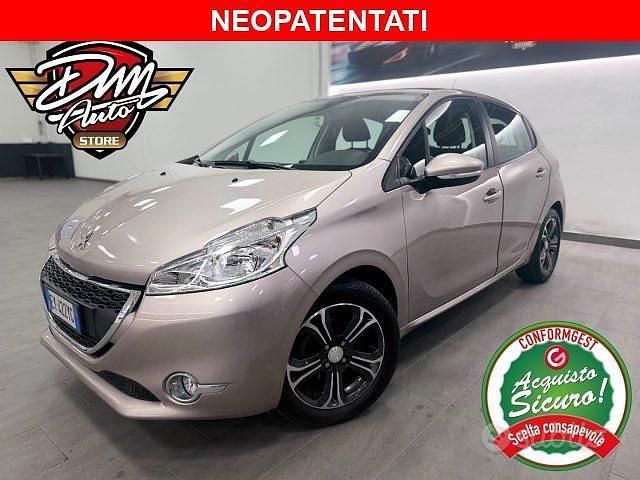 Usata Peugeot 208 Allure 68 CV (50 kW) 2015 Rosa Utilitaria