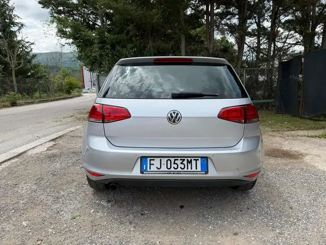 Usata VW Golf VII Comfortline 110 CV (80 kW) 2016 Argento Berlina