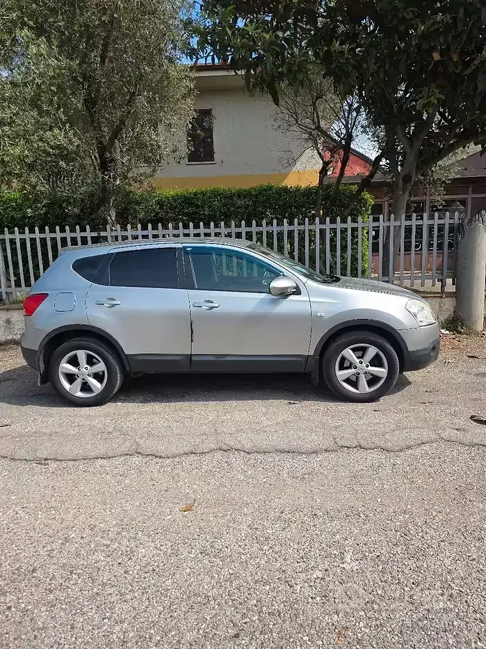 Usata Nissan Qashqai 150 CV (110 kW) 2009 Grigio SUV