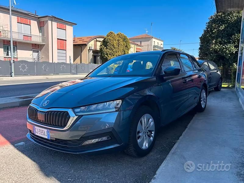 Usata Skoda Octavia Executive 150 CV (110 kW) 2022 Grigio Station wagon