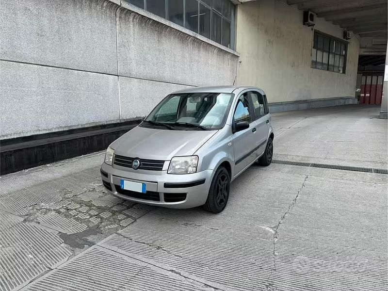 Usata Fiat Panda 70 CV (51 kW) 2006 Grigio Utilitaria