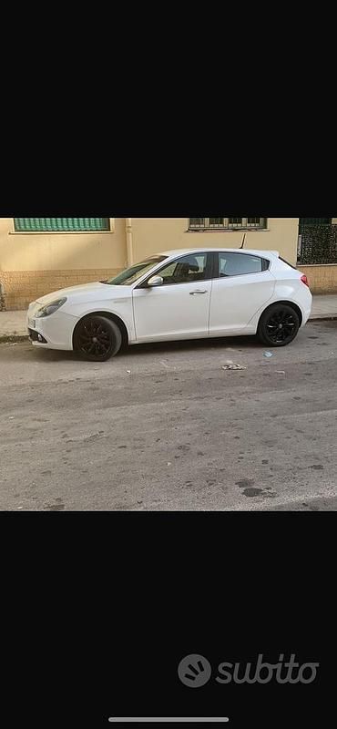 Usata Alfa Romeo Giulietta 109 CV (80 kW) 2016 Bianco Utilitaria