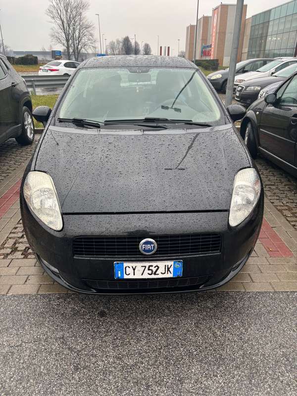 Usato 2006 Fiat Grande Punto 1.2 Benzin 65 CV (2.000 €)