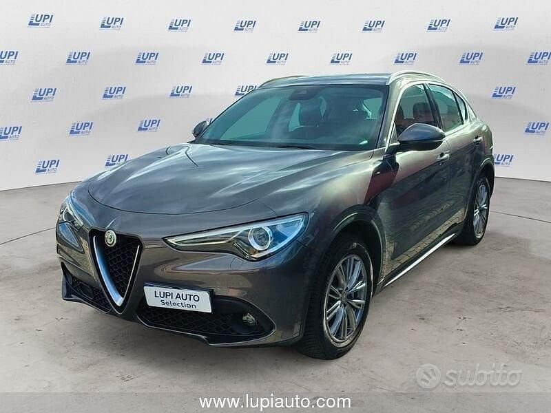 Usata Alfa Romeo Stelvio Business 190 CV (139 kW) 2021 Grigio SUV