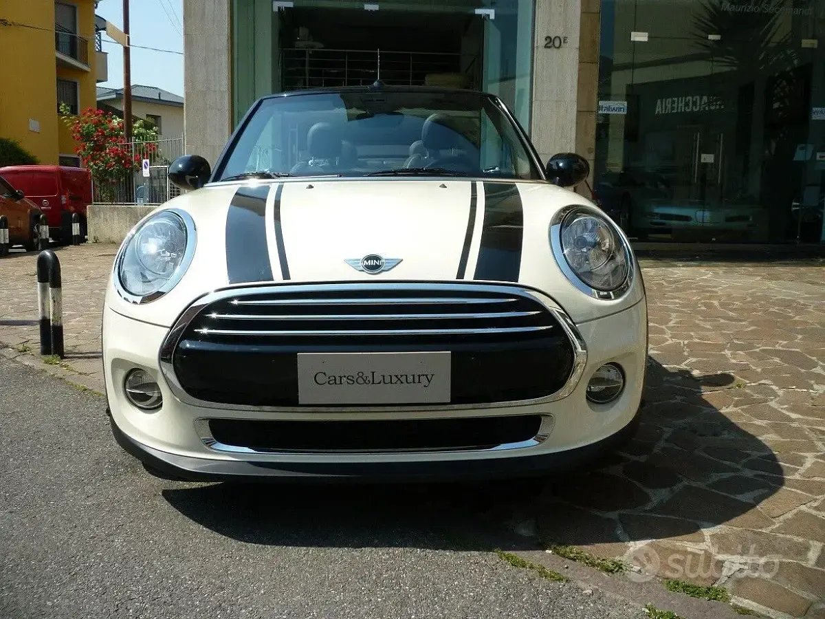 Usata Mini Cooper Cabriolet Hype 136 CV (100 kW) 2016 Bianco Cabrio