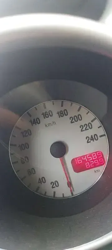 Usata Alfa Romeo 147 Progression 105 CV (77 kW) 2002 Utilitaria
