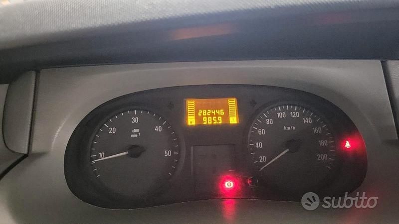 Occasion Opel Vivaro 2009 Vert Monospace