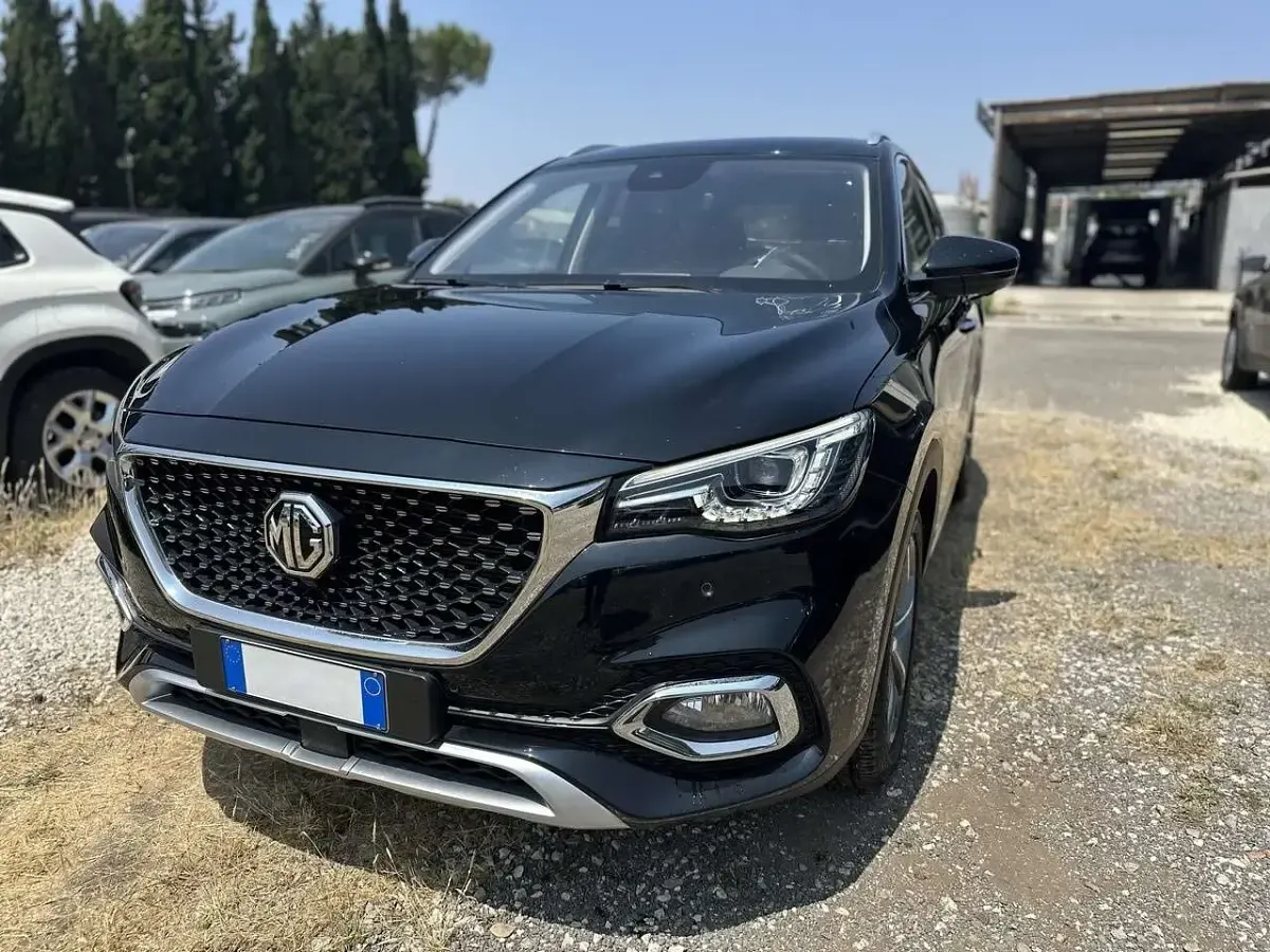Usata MG HS Luxury 162 CV (119 kW) 2023 Nero SUV