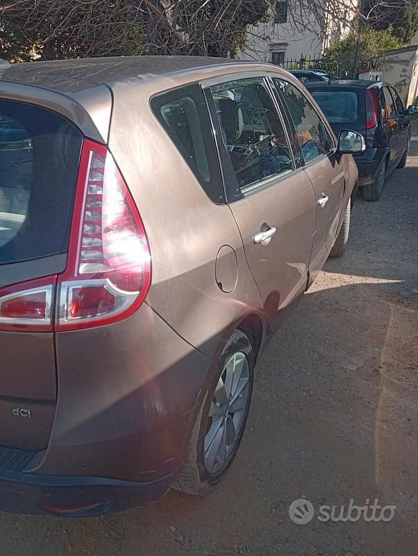 Usata Renault Scénic III 110 CV (80 kW) 2009 Marrone Monovolume