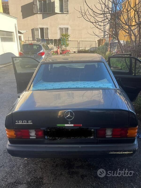 Nero Usata 1991 Mercedes 190 Tre volumi | 3000 € - Immagine 1/4