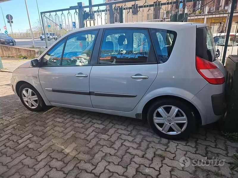 Usata Renault Scénic II Authentique 111 CV (81 kW) 2004 Grigio Monovolume